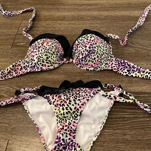 Victoria’s Secret bombshell swimsuit